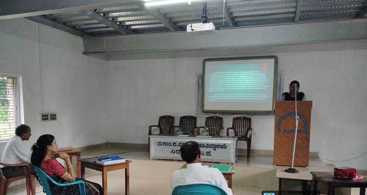 A student presents a project at the economics viva-voce