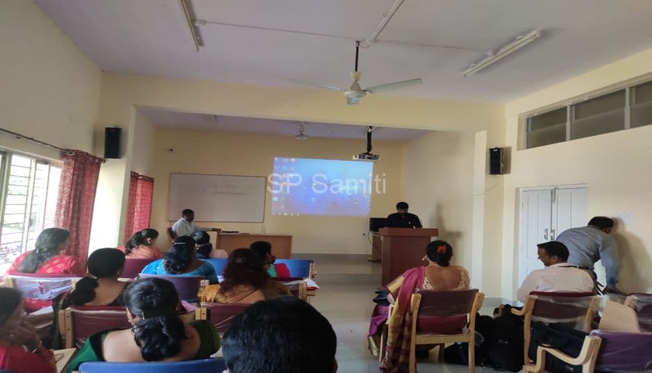 A seminar presentation in the college hall
