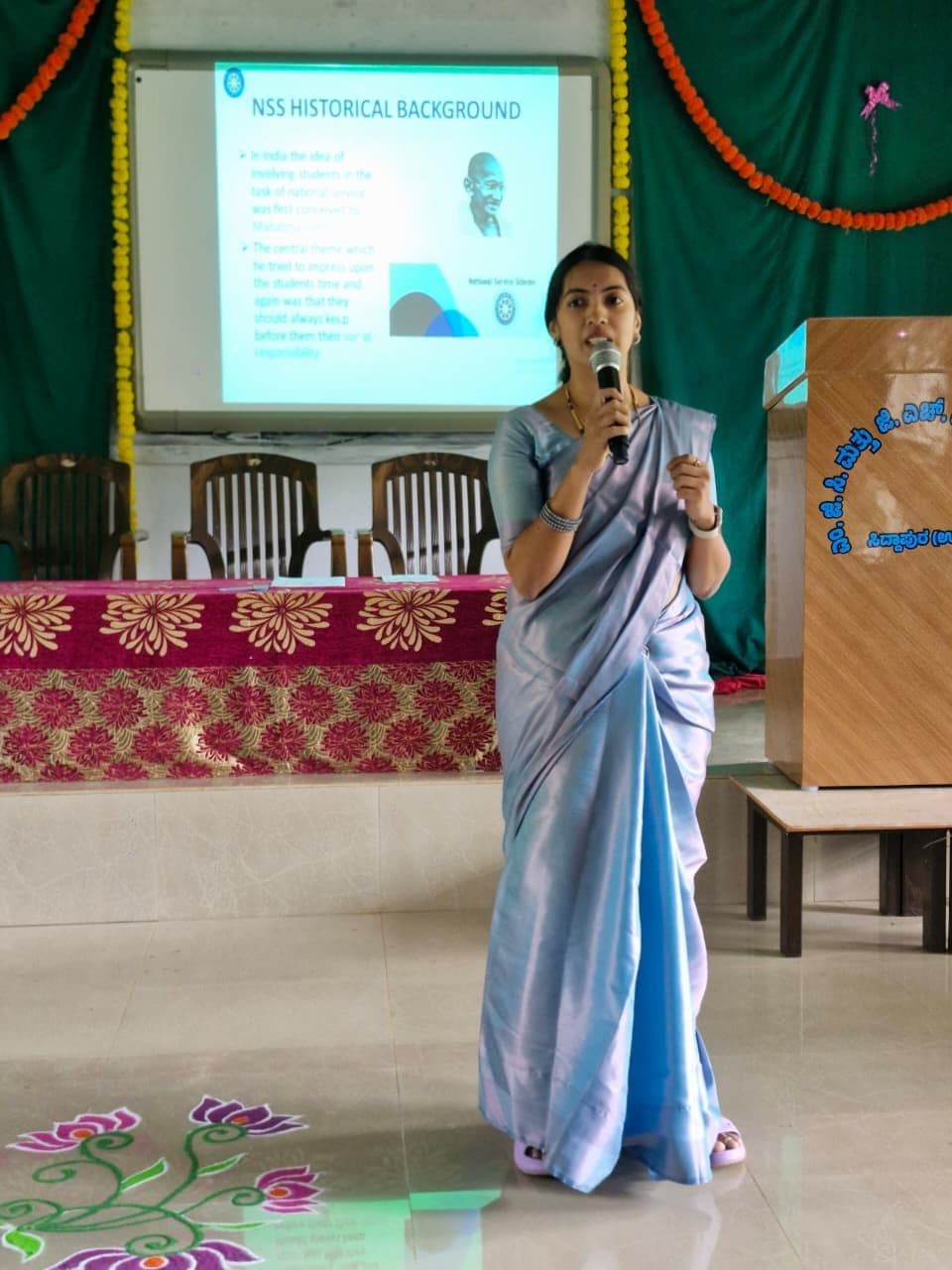 Prof. Chetana M.H. presenting the historical background of the NSS